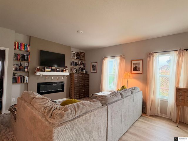 11005 S 176th Street, Omaha, NE 68136