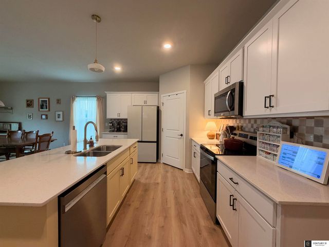 11005 S 176th Street, Omaha, NE 68136