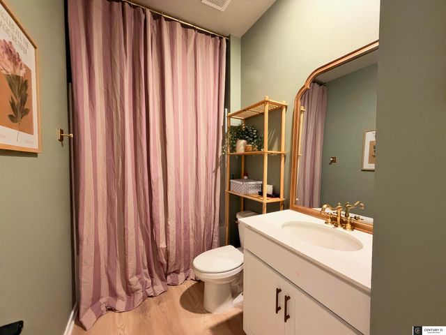 11005 S 176th Street, Omaha, NE 68136