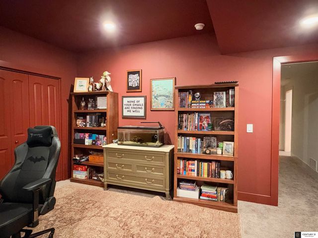 11005 S 176th Street, Omaha, NE 68136