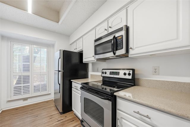 8600 Coppertowne Lane 2004, Dallas, TX 75243