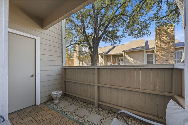 8600 Coppertowne Lane 2004, Dallas, TX 75243