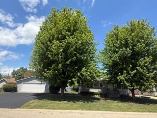 528 Ivy Court, Round Lake Beach, IL 60073