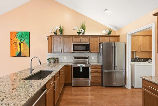 625 Crossings Circle, Tallmadge, OH 44278