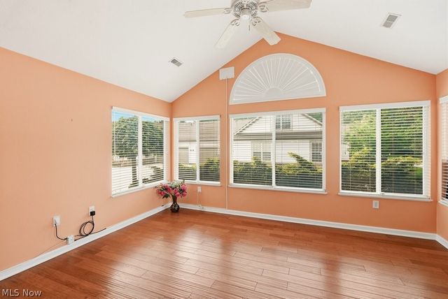 625 Crossings Circle, Tallmadge, OH 44278
