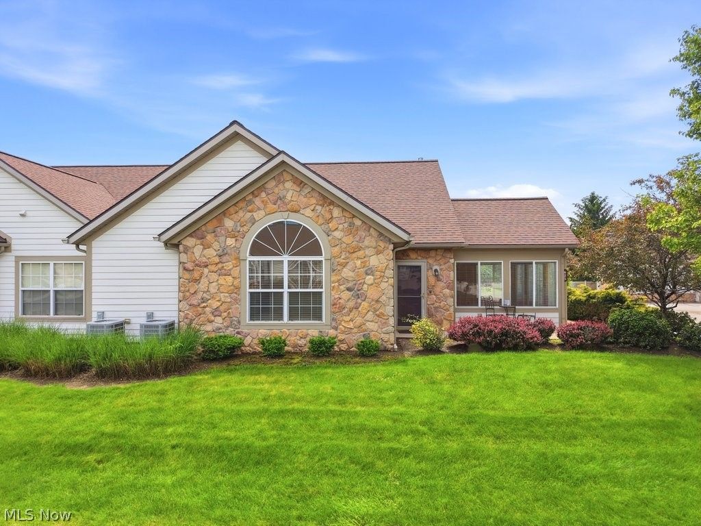 625 Crossings Circle, Tallmadge, OH 44278