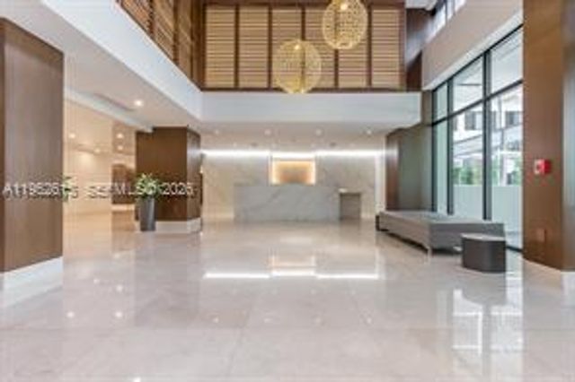 540 Brickell Key Dr 302, Miami, FL 33131