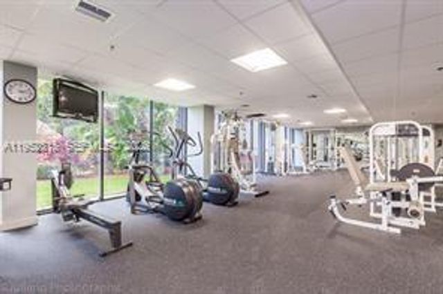 540 Brickell Key Dr 302, Miami, FL 33131