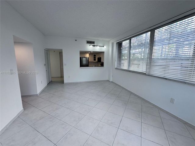 540 Brickell Key Dr 302, Miami, FL 33131