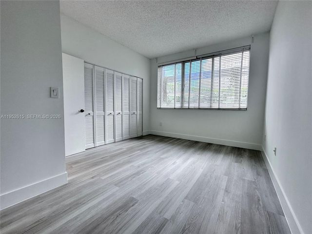 540 Brickell Key Dr 302, Miami, FL 33131
