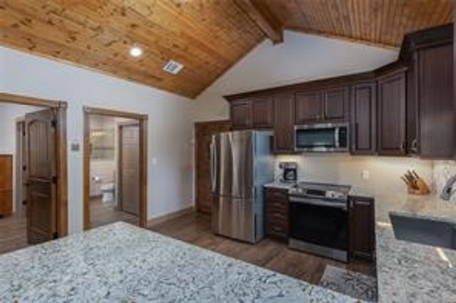 210 Spring Branch Trail N, Springtown, TX 76082