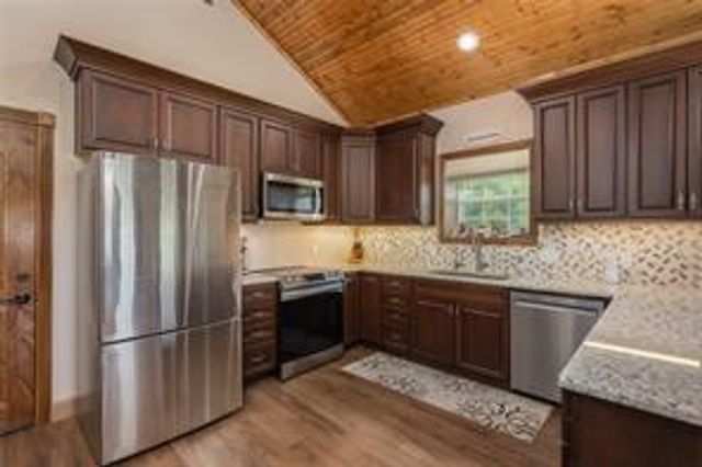 210 Spring Branch Trail N, Springtown, TX 76082