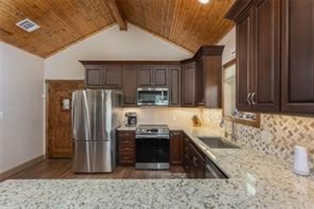 210 Spring Branch Trail N, Springtown, TX 76082