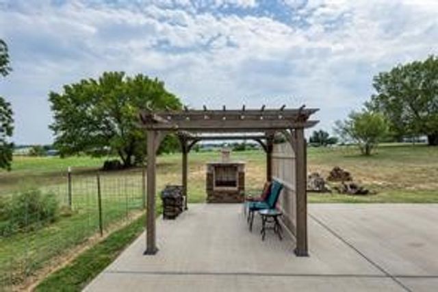 210 Spring Branch Trail N, Springtown, TX 76082