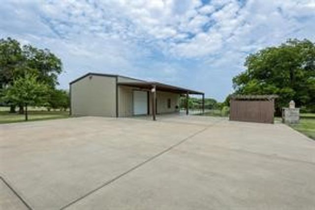 210 Spring Branch Trail N, Springtown, TX 76082