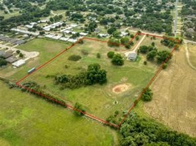 210 Spring Branch Trail N, Springtown, TX 76082