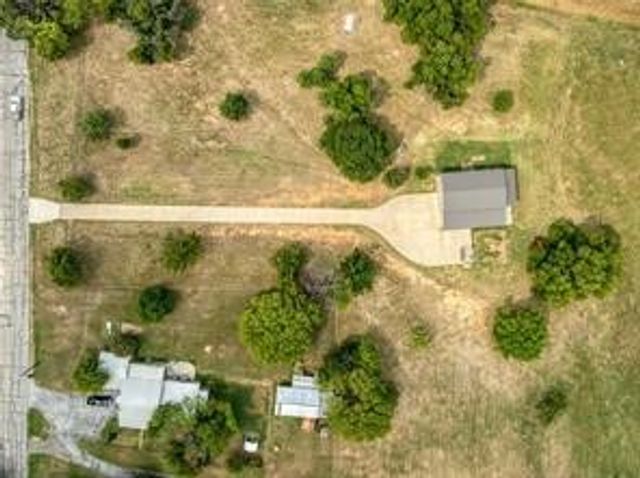 210 Spring Branch Trail N, Springtown, TX 76082