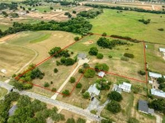 210 Spring Branch Trail N, Springtown, TX 76082