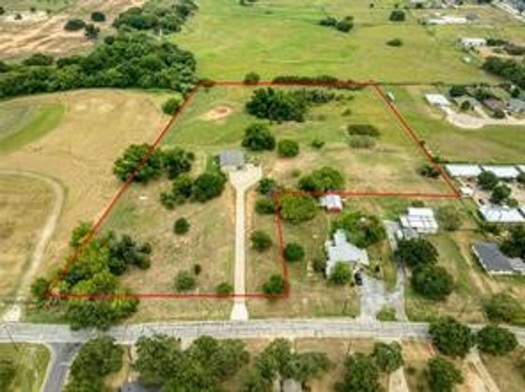 210 Spring Branch Trail N, Springtown, TX 76082