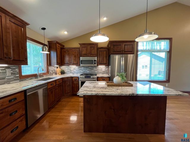 1130 Indian Hills Rd Road, Brookings, SD 57006