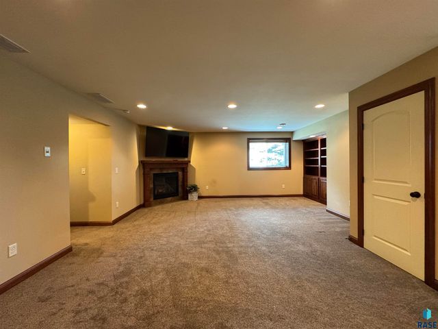 1130 Indian Hills Rd Road, Brookings, SD 57006