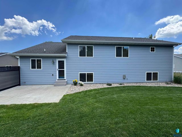 1130 Indian Hills Rd Road, Brookings, SD 57006