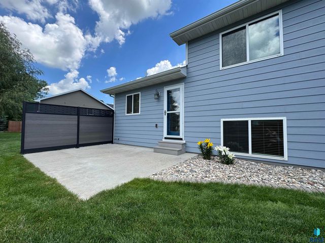 1130 Indian Hills Rd Road, Brookings, SD 57006