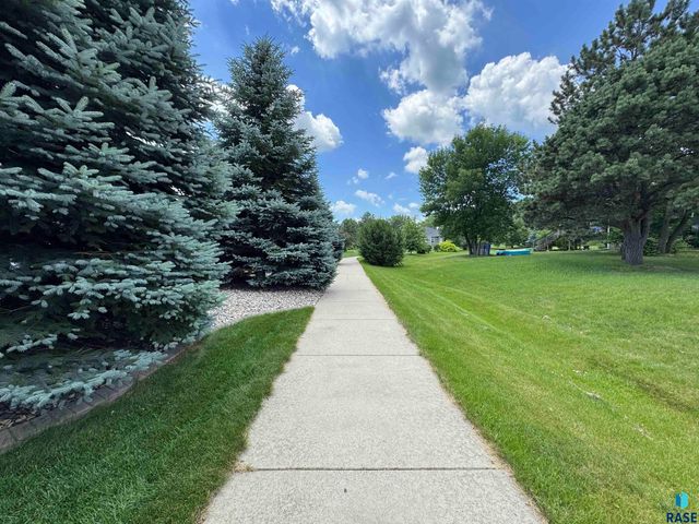 1130 Indian Hills Rd Road, Brookings, SD 57006