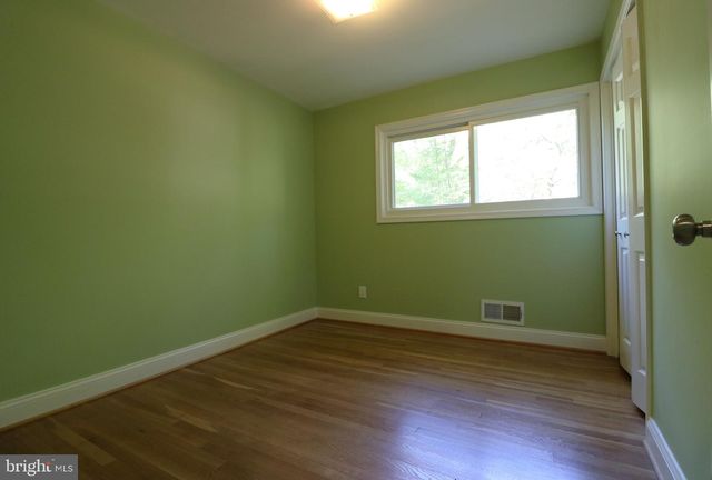 8405 WHITMAN DR, Bethesda, MD 20817