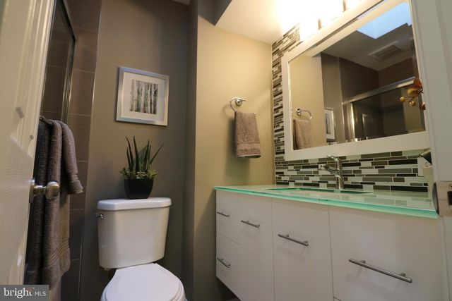 8405 WHITMAN DR, Bethesda, MD 20817