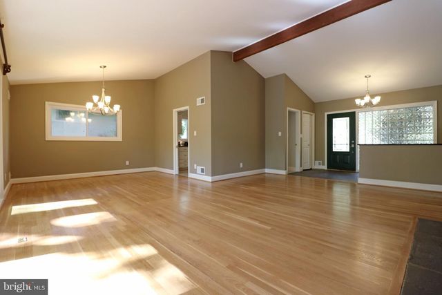 8405 WHITMAN DR, Bethesda, MD 20817