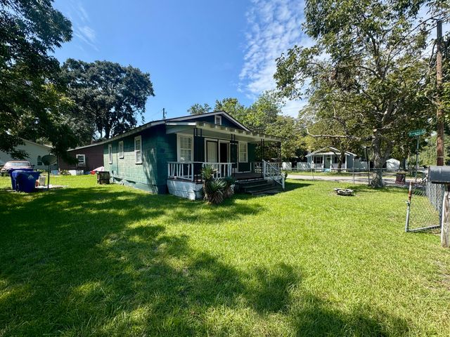 5067 Railroad Avenue, North Charleston, SC 29406
