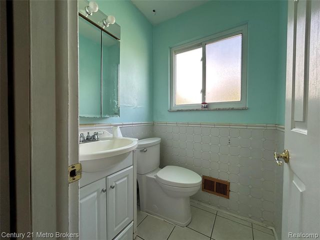 1124 Trotwood Lane, Flint, MI 48507