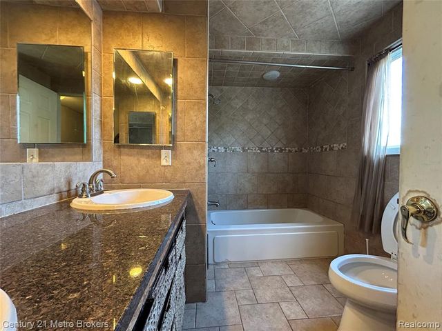 1124 Trotwood Lane, Flint, MI 48507