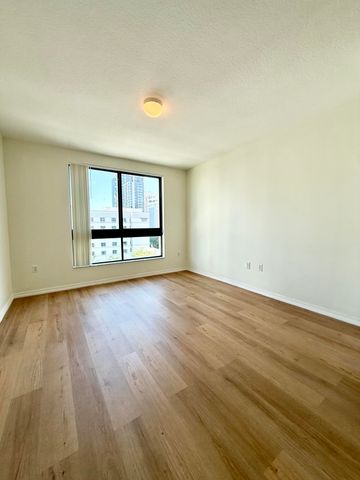 100 N FEDERAL Highway 738, Fort Lauderdale, FL 33301