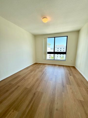 100 N FEDERAL Highway 738, Fort Lauderdale, FL 33301