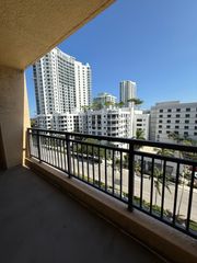 100 N FEDERAL Highway 738, Fort Lauderdale, FL 33301