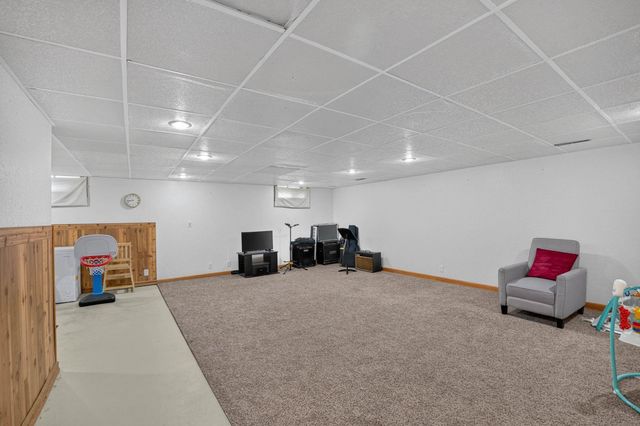 1638 Oriole Avenue, Waterloo, IA 50701