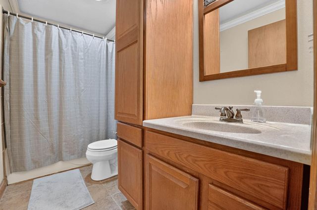 1638 Oriole Avenue, Waterloo, IA 50701