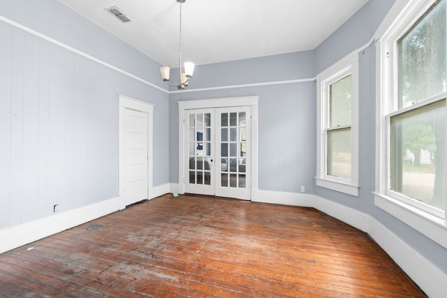 701 E Elm Street, Hillsboro, TX 76645