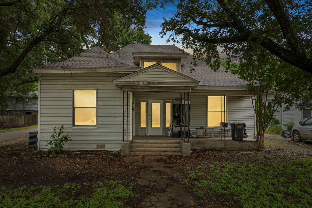 701 E Elm Street, Hillsboro, TX 76645