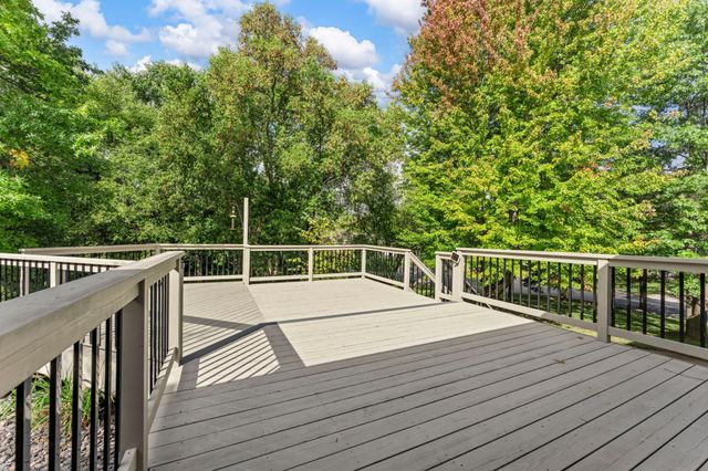 940 Trail Court, Eagan, MN 55123