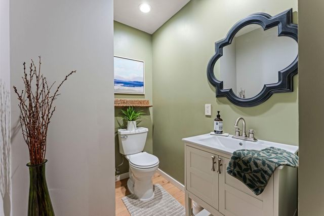 940 Trail Court, Eagan, MN 55123