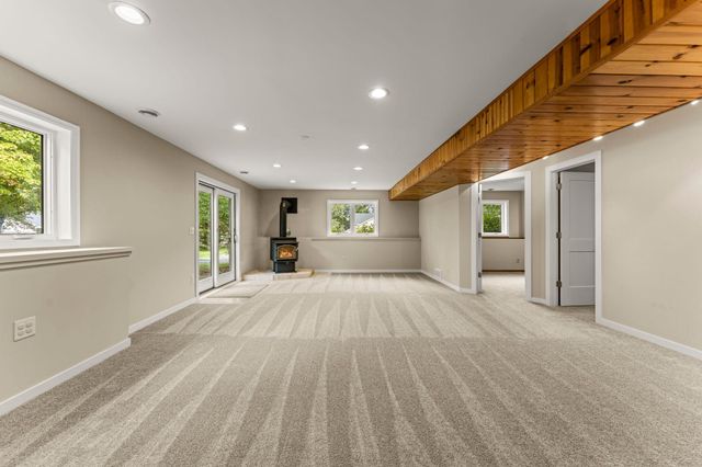 940 Trail Court, Eagan, MN 55123