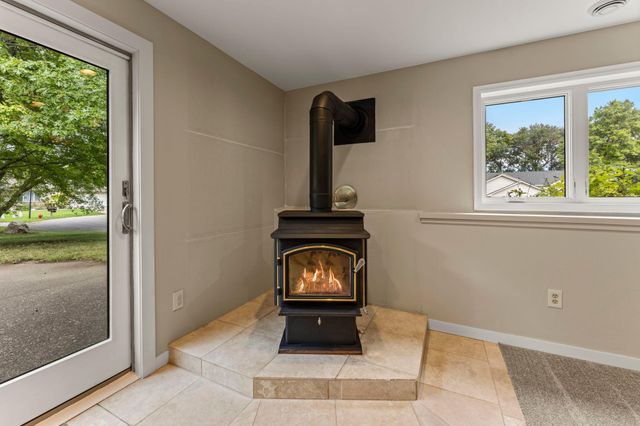 940 Trail Court, Eagan, MN 55123