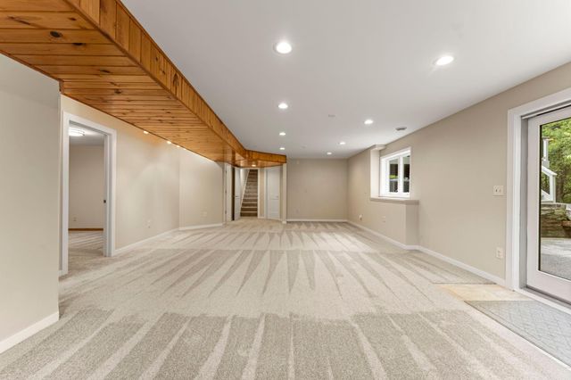 940 Trail Court, Eagan, MN 55123