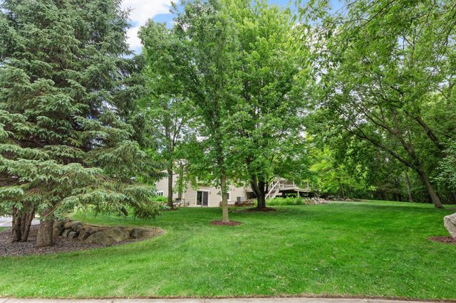940 Trail Court, Eagan, MN 55123