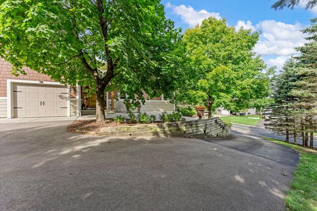 940 Trail Court, Eagan, MN 55123