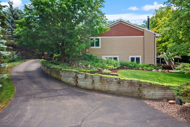 940 Trail Court, Eagan, MN 55123
