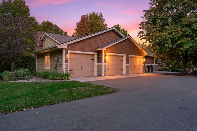 940 Trail Court, Eagan, MN 55123